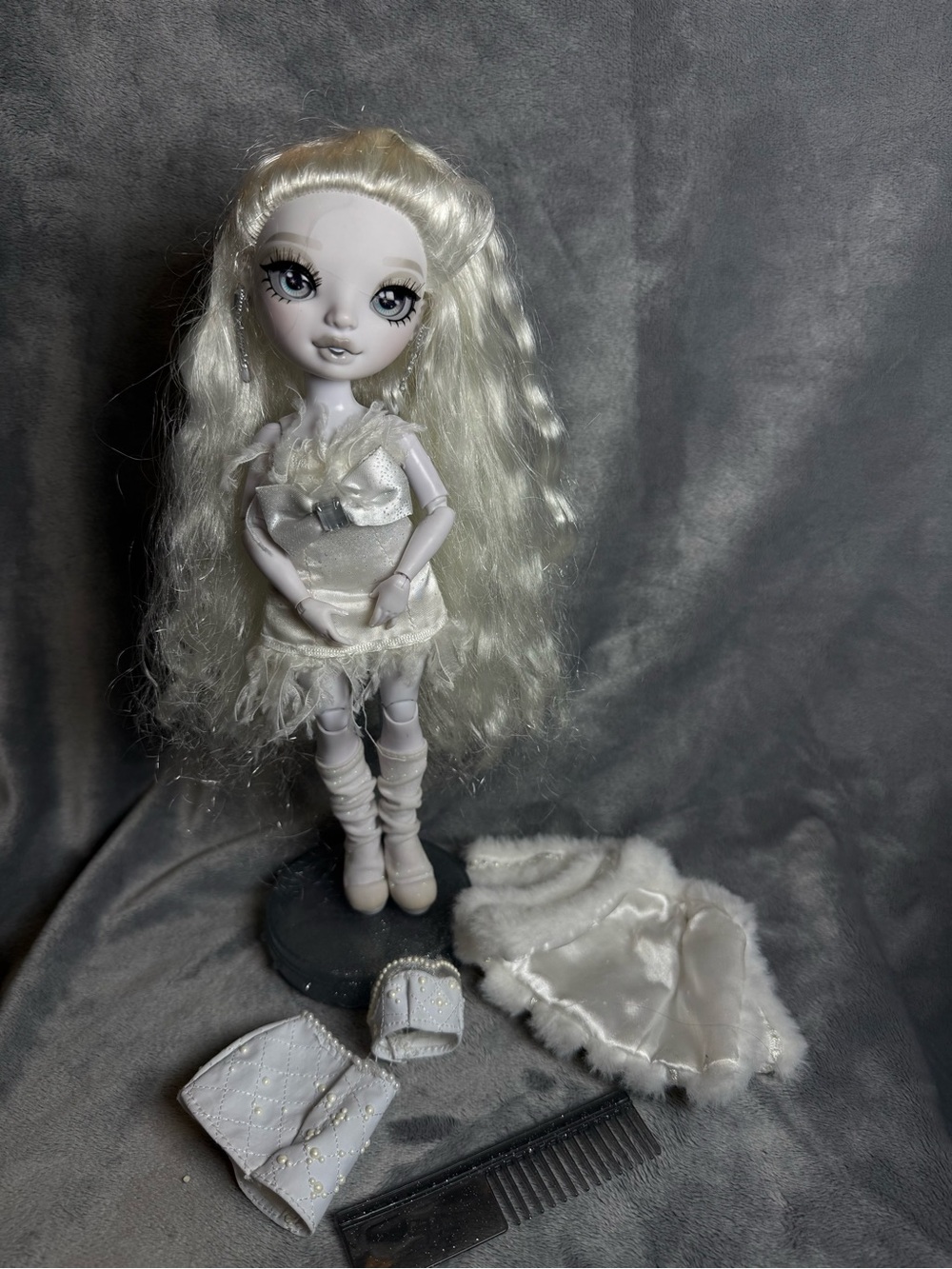 Shadow High Natasha Zima Doll – White Grayscale Fashion Doll